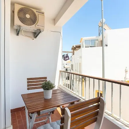 Gorgeous Flat 3min Walk To Apartment *