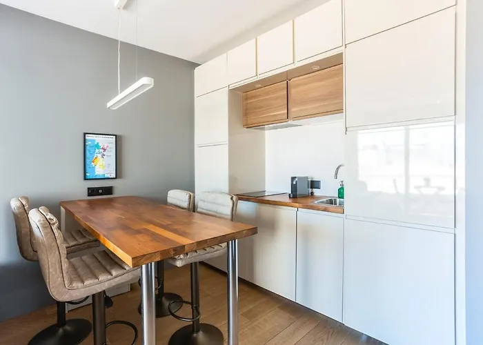 Gorgeous Flat 3min Walk To Apartman Albufeira