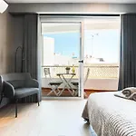 Апартаменты Gorgeous Flat 3min Walk To